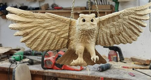 flugeule fliegende eule landende eule landing owl eule holz motorsäge kettensäge schnitzen kettesägenkunst motorsägenkunst